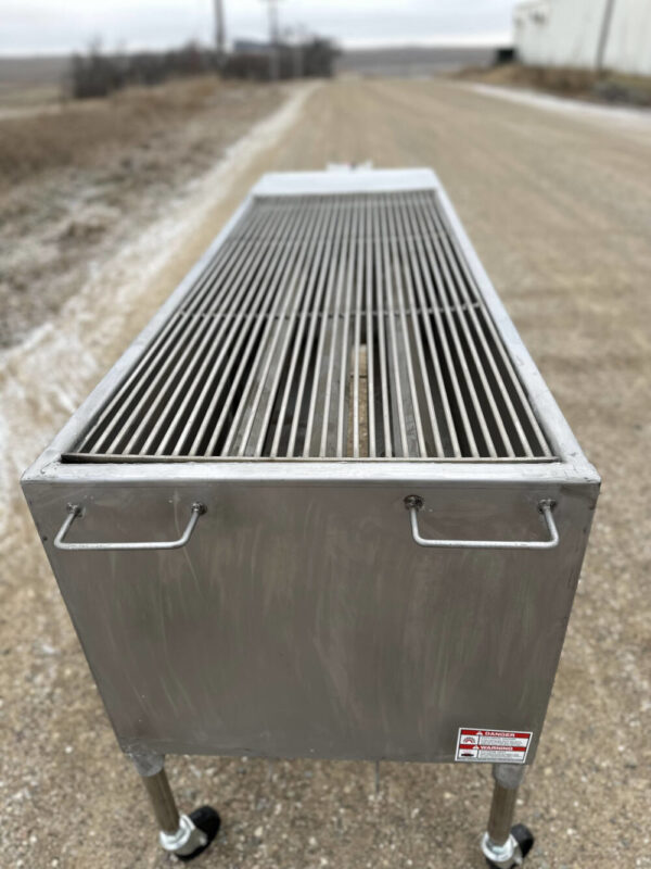 2460GSS stainless steel country club grill with stainless steel 5/16" rod grates